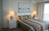Navarre Vacation - image03_master bedroom